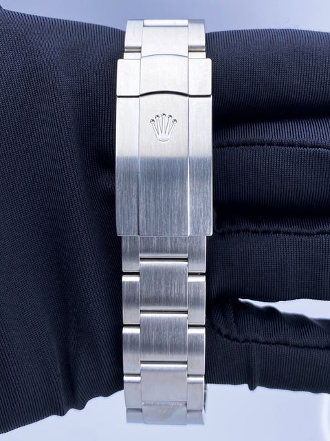 Rolex Oyster Perpetual 116000 Image 6
